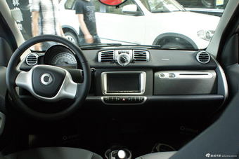 2012款smart fortwo 1.0 MHD硬顶标准版图片