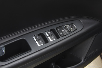 2014款起亚K4 1.8L自动DLX