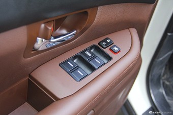 2014款比亚迪S6 2.0L手动豪华型