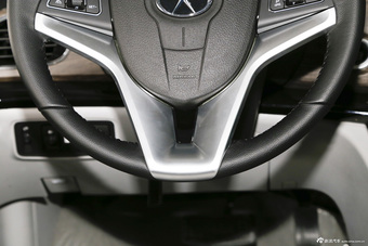 2013款瑞风M5 2.0T自动公务版