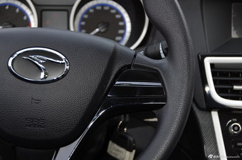 2014款东南V5菱致1.5T手动锐控版实拍