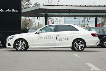 2015款奔驰E400L 3.0T自动豪华型4MATIC运动轿车
