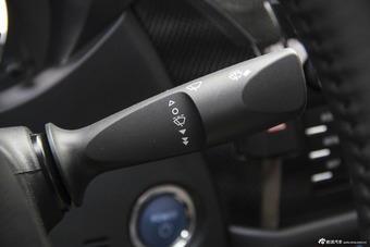 2016款雷凌双擎1.8L自动豪华版