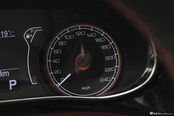 2014款菲亚特致悦1.4T自动运动版