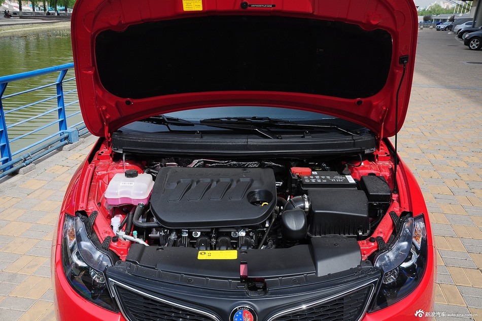 2015款吉利英伦C5 1.5L手动两厢尊贵型