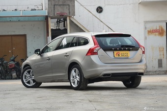 2016款沃尔沃V60 2.0T自动 T5 智雅版