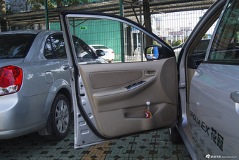 2013款花冠1.6L自动卓越版