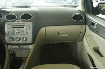 2012款福克斯经典两厢