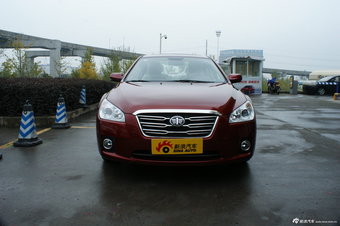 2012款奔腾B50 1.6L自动天窗版图片