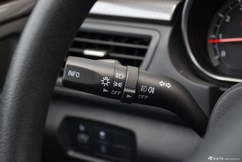 2016款奔腾B50 1.6L自动舒适型