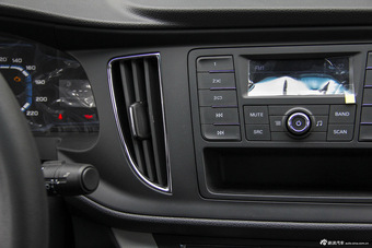 2015款荣威360 1.5L手动精英版