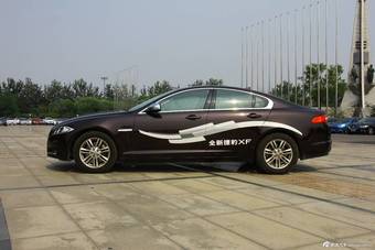 2014款捷豹XF 2.0T 风华版到店实拍