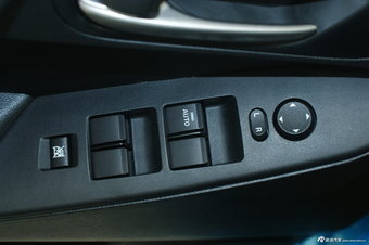 2011款马自达3星骋三厢1.6L自动精英型图片