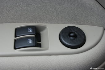 2011款瑞风彩色之旅2.4L汽油手动舒适版7座图片