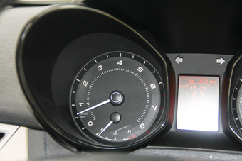 2015款艾瑞泽7 1.6L手动致享版