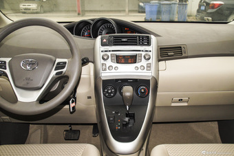 2015款逸致1.8L自动跨界版