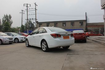 2012款科鲁兹1.6T SE手动运动版