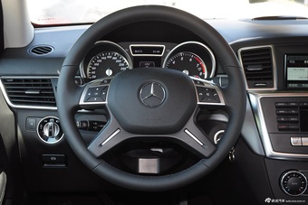2015款奔驰ML320 4MATIC
