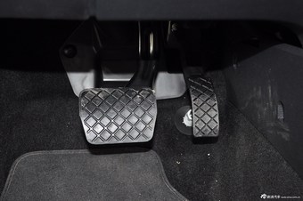 2013款朗逸1.6L自动风尚版 锐意红