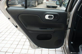 2013款MG3 1.3L手动舒适版图片