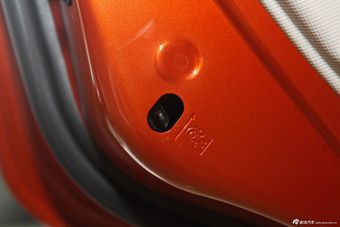 2013款新赛欧三厢1.2L手动温馨版