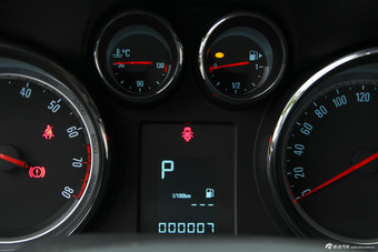 2015款昂科拉1.4T自动两驱都市精英型