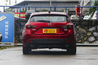 2016款马自达3昂克赛拉2.0L自动两厢旗舰型