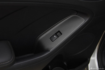 2015款起亚K3 1.6L手动GL