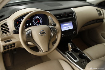 2013款天籁实拍图