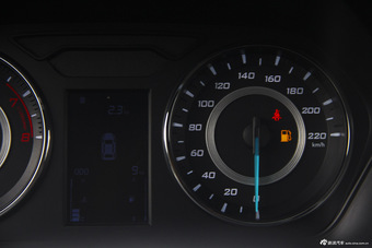 2015款V CROSS 1.5L手动智趣型