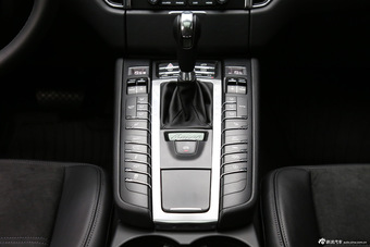 2017款Macan GTS 3.0T自动