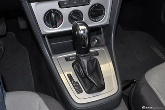 2013款朗行1.6L自动风尚型 雅致白