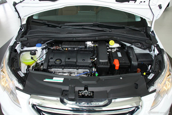 2014款标致2008 1.6L自动时尚型到店实拍