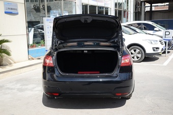 2016款奔腾B90 1.8T自动尊贵型十周年纪念版