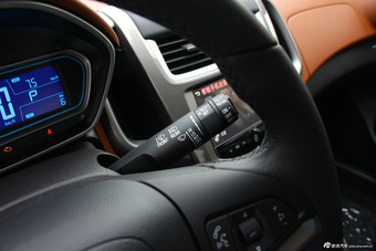 2014款爱唯欧两厢1.6L自动风尚版到店实拍