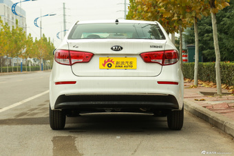 2015款起亚K2 1.4L手动GLS三厢