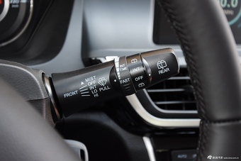 2015款V CROSS 1.5T手动智控型