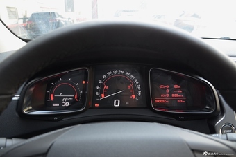 2016款DS6 1.6T自动豪华版THP160