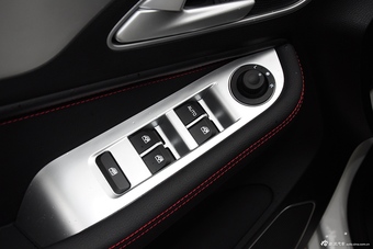 2015款 宝骏560 1.8L手动舒适型