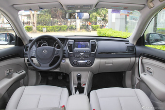 2016款风神A60 1.5L手动尊贵型图片