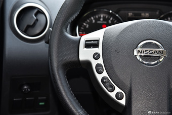 2015款逍客2.0L两驱CVT XV酷雷