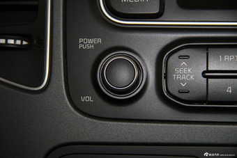 2013款佳乐 2.0L自动标准版7座 京V