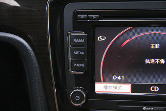 2014款帕萨特2.0T DSG至尊版