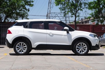 2015款中华V3 1.5L自动精英型