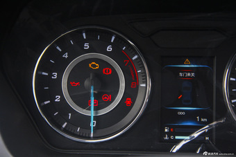 2015款V5菱致plus 1.5L手动智尊型