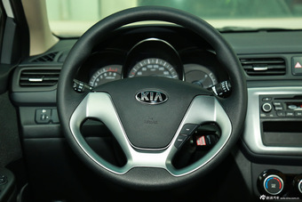 2015款起亚K2 1.4L手动GLS三厢