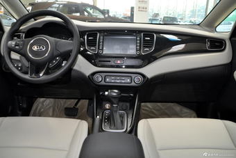 2013款佳乐 2.0L自动舒适版7座 国IV图片