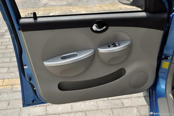 2011款力帆320 CVT豪华型图片