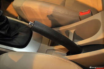 2013款凯越1.5L手动经典型 钛银