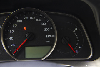 2015款RAV4 2.0L自动两驱风尚版